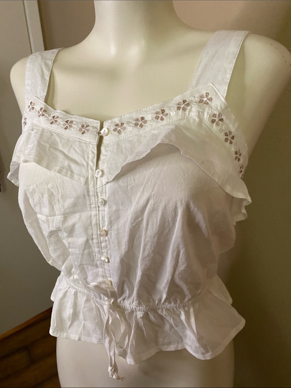 Passport White Cotton embroidered boho cottagecore fem camisole M